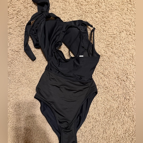 Black Cutout Swimsuit size L - Picture 6 of 6